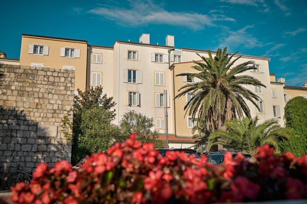International Hotel 3*