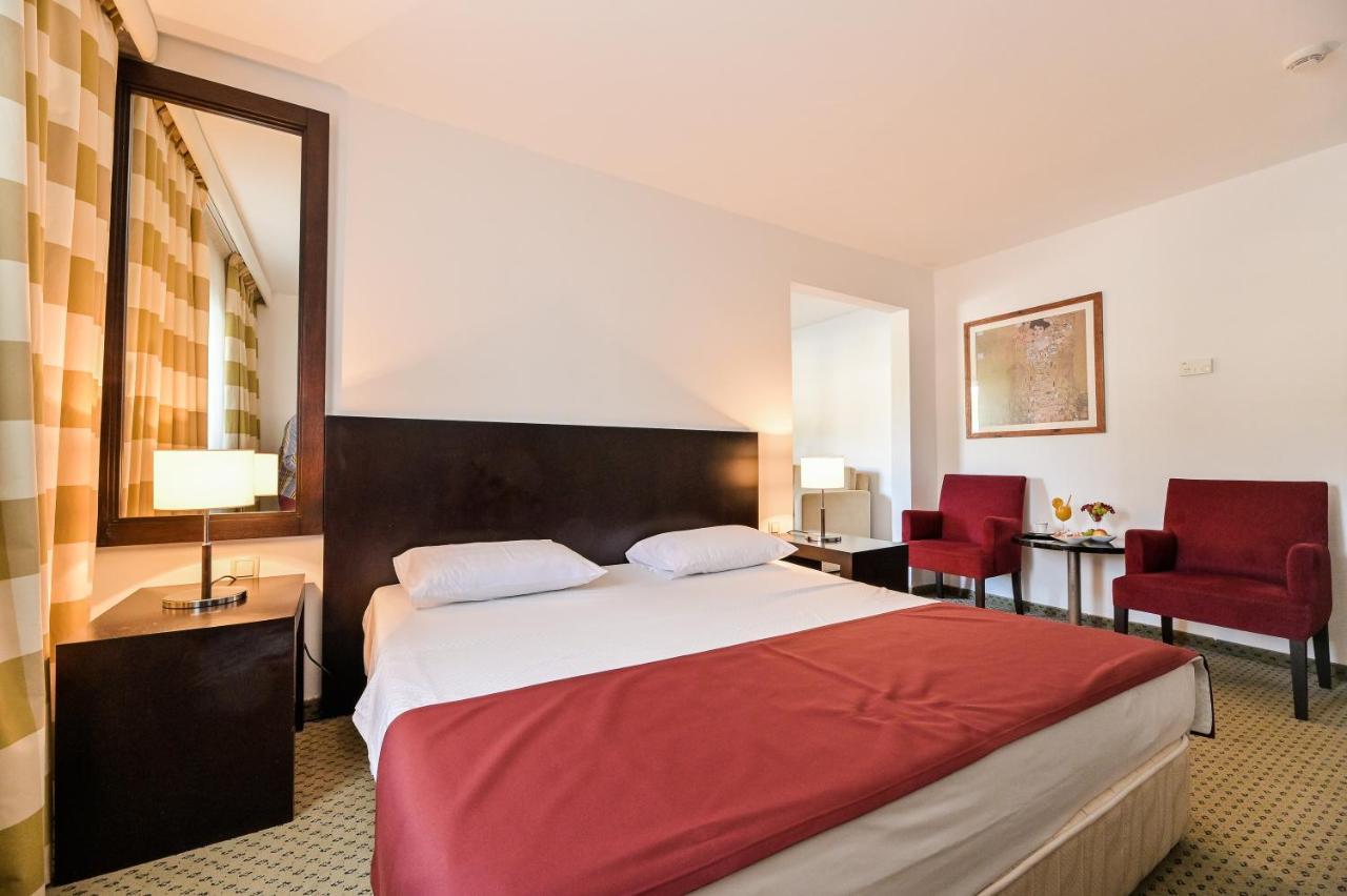 International 3* Rab Town