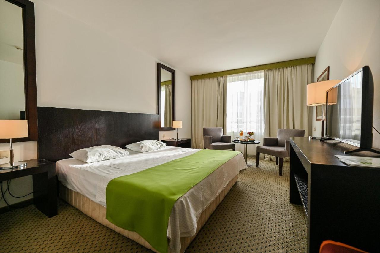 International Hotel 3*
